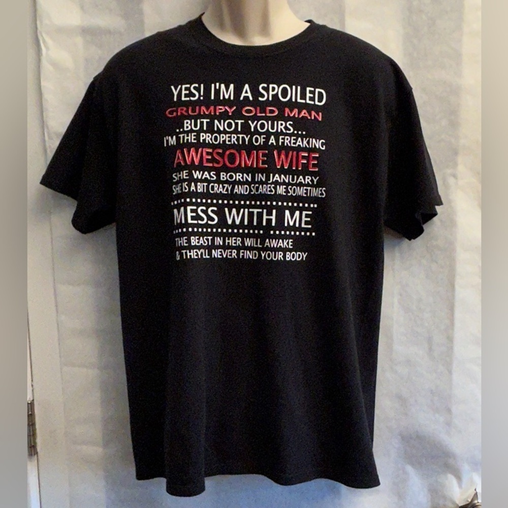Gildan Black Graphic Tee with Bold Text Grumpy Old Man Tee Shirt Sz-L.  W13‎